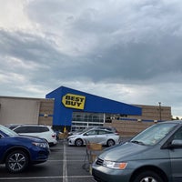 Photo taken at Best Buy by Ger A. on 7/28/2022