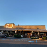Photo taken at Cracker Barrel Old Country Store by Ger A. on 8/30/2020