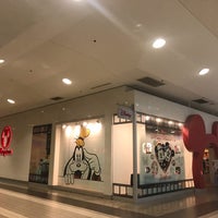 Disney Store Now Closed 621 Parkway Plaza