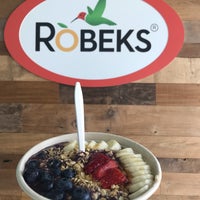 Photo taken at Robeks Fresh Juices &amp;amp; Smoothies by Seyda C. on 7/4/2019