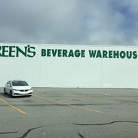 Снимок сделан в Green&amp;#39;s Beverage Warehouse пользователем Jeff H. 9/11/2018