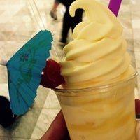 Photo taken at Love Berry Frozen Yogurt &amp;amp; Ice Cream by Shahad . on 2/16/2016