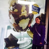 Photo taken at Ghirardelli Chocolate Shop by Elif on 5/17/2015