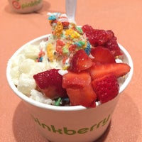 Photo taken at Pinkberry by Cindy S. on 8/4/2014