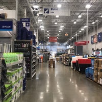 Photo taken at Lowe&amp;#39;s by Sarah on 8/29/2019