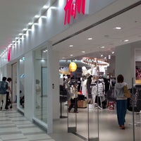 H M Clothing Store In ハーバーランド H M Clothing Store In ハーバーランド