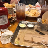 Photo taken at Chili&amp;#39;s Grill &amp;amp; Bar by Ben K. on 9/22/2018