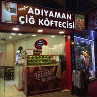 Photo taken at Adıyaman Çiğköftecisi Orhan Usta by Safa A. on 12/7/2016