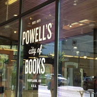 Photo taken at Powell&amp;#39;s City of Books by Manish H. on 9/9/2016
