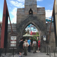 Photo taken at Dragon Challenge by Manish H. on 4/25/2017