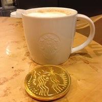 Photo taken at Starbucks by ÇAĞLAR®⚜ on 4/25/2013