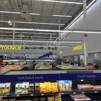 Photo taken at Walmart Supercentre by Arturo G. on 9/17/2022