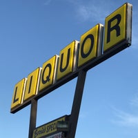 7/25/2017에 Bob L.님이 Bernie&amp;#39;s Wines and Liquors에서 찍은 사진