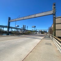 Photo taken at Hunters Point Avenue Bridge by Samuel B. on 4/16/2024