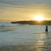 Photo taken at 白沙灣 Baishawan Beach by ameyu17 on 5/30/2023