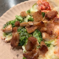 Foto tirada no(a) Bleecker Street Pizza por Cortney M. em 11/8/2023