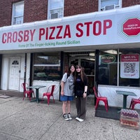 Снимок сделан в Crosby Pizza пользователем Michael S. 8/2/2022