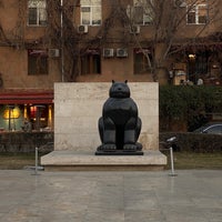 Photo taken at Cafesjian Sculpture Garden | Գաֆէսճեան քանդակների պարտեզ by Andrey on 1/24/2023