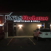Photo prise au Texas Firehouse Sports Bar &amp;amp; Grill par Susan W. le10/23/2022