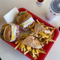 Photo taken at In-N-Out Burger by Asan on 3/19/2022