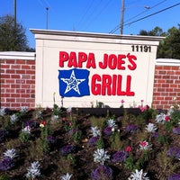 Photo taken at Papa Joe&amp;#39;s Grill by Carlo on 1/19/2011