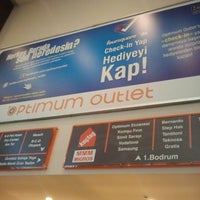 Photo taken at Optimum Outlet by Murat D. on 3/31/2013