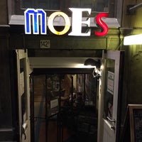 Foto tirada no(a) MOES eet- en drinklokaal por Angelo em 5/1/2015