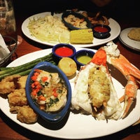Photo taken at Red Lobster by 4N931 9.0.【ツ】 on 1/3/2016