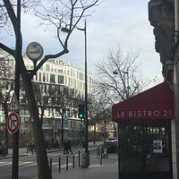 Photo taken at Le Bistro 21 by Sandrine A. on 2/16/2018