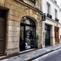 Photo taken at La Suite Paris by Sandrine A. on 3/13/2017
