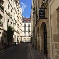 Photo taken at La Suite Paris by Sandrine A. on 5/13/2017
