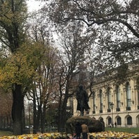 Photo taken at Jardin Clemenceau by Sandrine A. on 11/15/2018