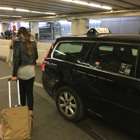 Photo taken at Taxi Stand Brussels Airport by Emmanuel D. on 10/23/2016