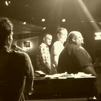 5/12/2013에 Corey D.님이 Louie Louie&amp;#39;s Dueling Piano Bar에서 찍은 사진
