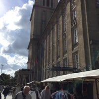 Photo taken at Flohmarkt am Rathaus Schöneberg by Mademoiselle C. on 9/26/2015