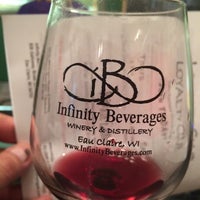 5/28/2015 tarihinde Clark T.ziyaretçi tarafından Infinity Beverages Winery &amp;amp; Distillery'de çekilen fotoğraf