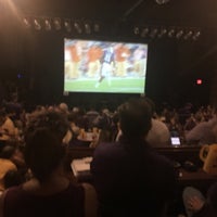 Foto tomada en The Varsity Theatre  por Jason R. el 10/14/2017