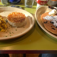 Photo taken at Snooze, an A.M. Eatery by Jason R. on 4/18/2019
