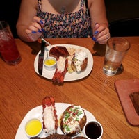 Photo taken at Outback Steakhouse by Lexx. C. on 9/4/2021