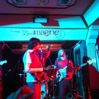 Foto tomada en Imagine Cafe &amp;amp; Bar  por Senem el 4/30/2013