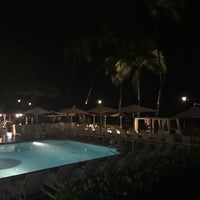 Photo taken at Moana Surfrider, A Westin Resort &amp;amp; Spa, Waikiki Beach by カナエ ハ. on 3/1/2017