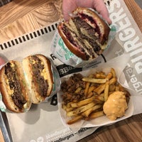 Photo taken at BB &amp;amp; Burgers by Мария С. on 2/16/2018