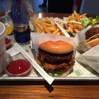 Photo taken at Shake Shack by Ecz.Mariam A. on 2/18/2017