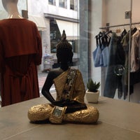 dressroom boutique