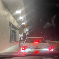 Photo taken at In-N-Out Burger by Jenny T. on 9/12/2023