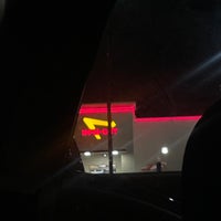 Photo taken at In-N-Out Burger by Jenny T. on 10/31/2023