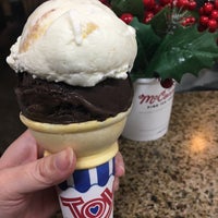 Photo taken at Mission Street Ice Cream and Yogurt - Featuring McConnell&amp;#39;s Fine Ice Creams by Jenny T. on 1/20/2020