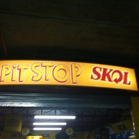Photo taken at Pit Stop Skol by Paloma Sz on 12/22/2012