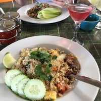 1/31/2017 tarihinde Greg D.ziyaretçi tarafından Natalee Thai'de çekilen fotoğraf