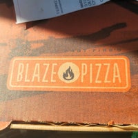 รูปภาพถ่ายที่ Blaze Pizza โดย Shane D. เมื่อ 3/14/2022